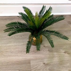 POTTED FAUX PLANT